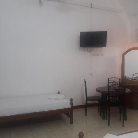 Hotel Blue Whale Jaffna Exterior foto