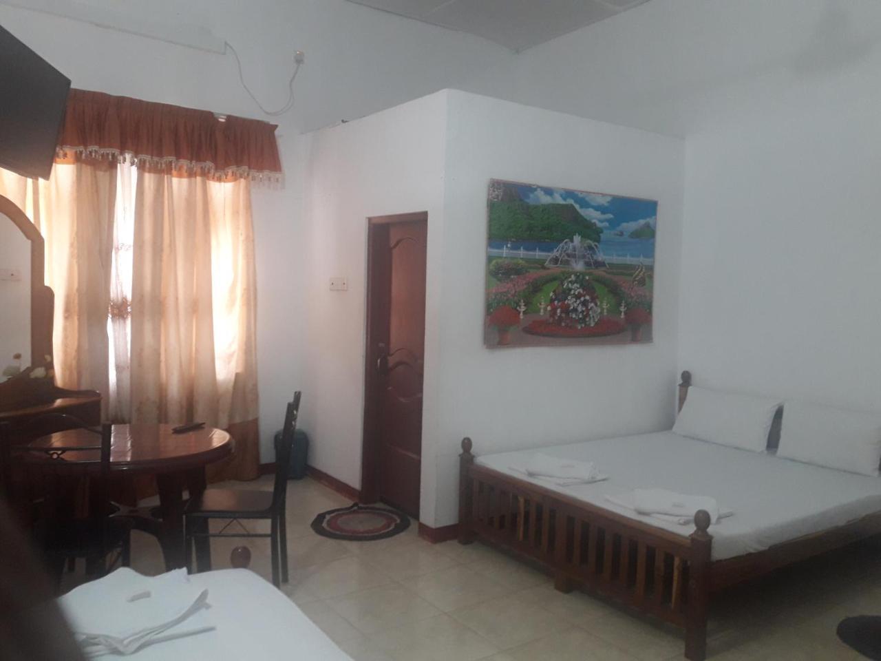 Hotel Blue Whale Jaffna Exterior foto